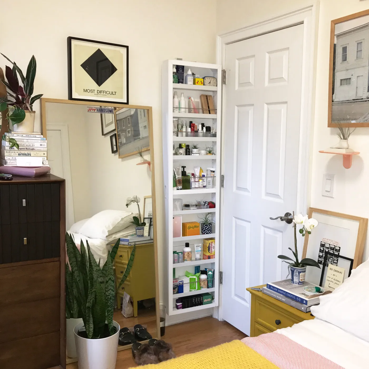 20 Bedroom Ideas for Small Rooms in Starter Homes That Work
