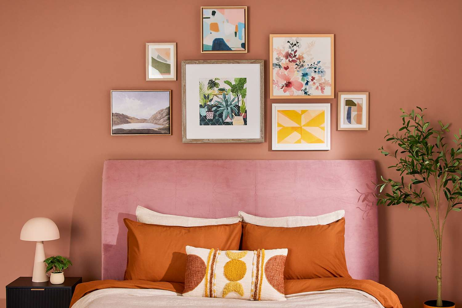 22 Cozy Bedroom Ideas to Turn Your First Bedroom Into a Retreat
