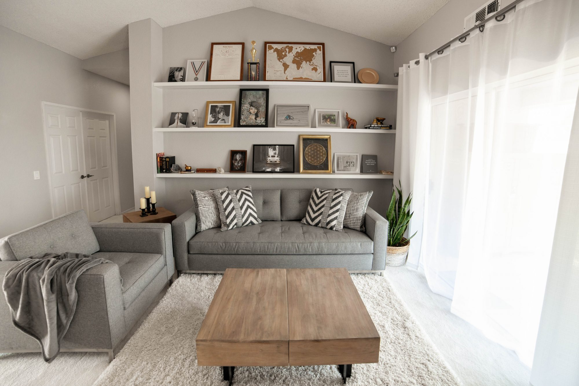 7 Steps to a Luxury Living Room Look Under $1K