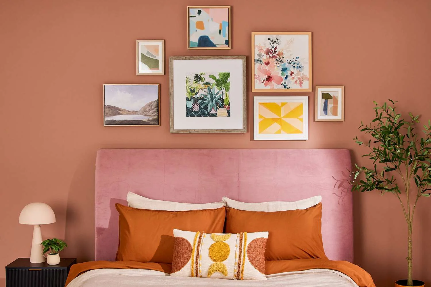 22 Cozy Bedroom Ideas to Turn Your First Bedroom Into a Retreat